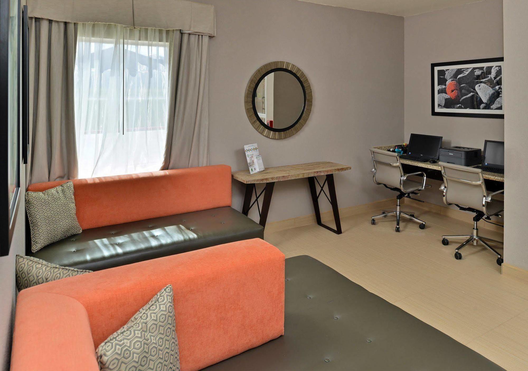 The Black Swan Lee - Lenox, Ascend Hotel Collection Eksteriør billede
